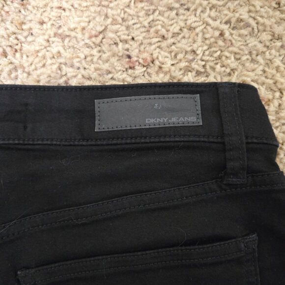 DKNY Jeans Black Denim Bermuda Shorts Womens Size 4 NWOT - Picture 3 of 5